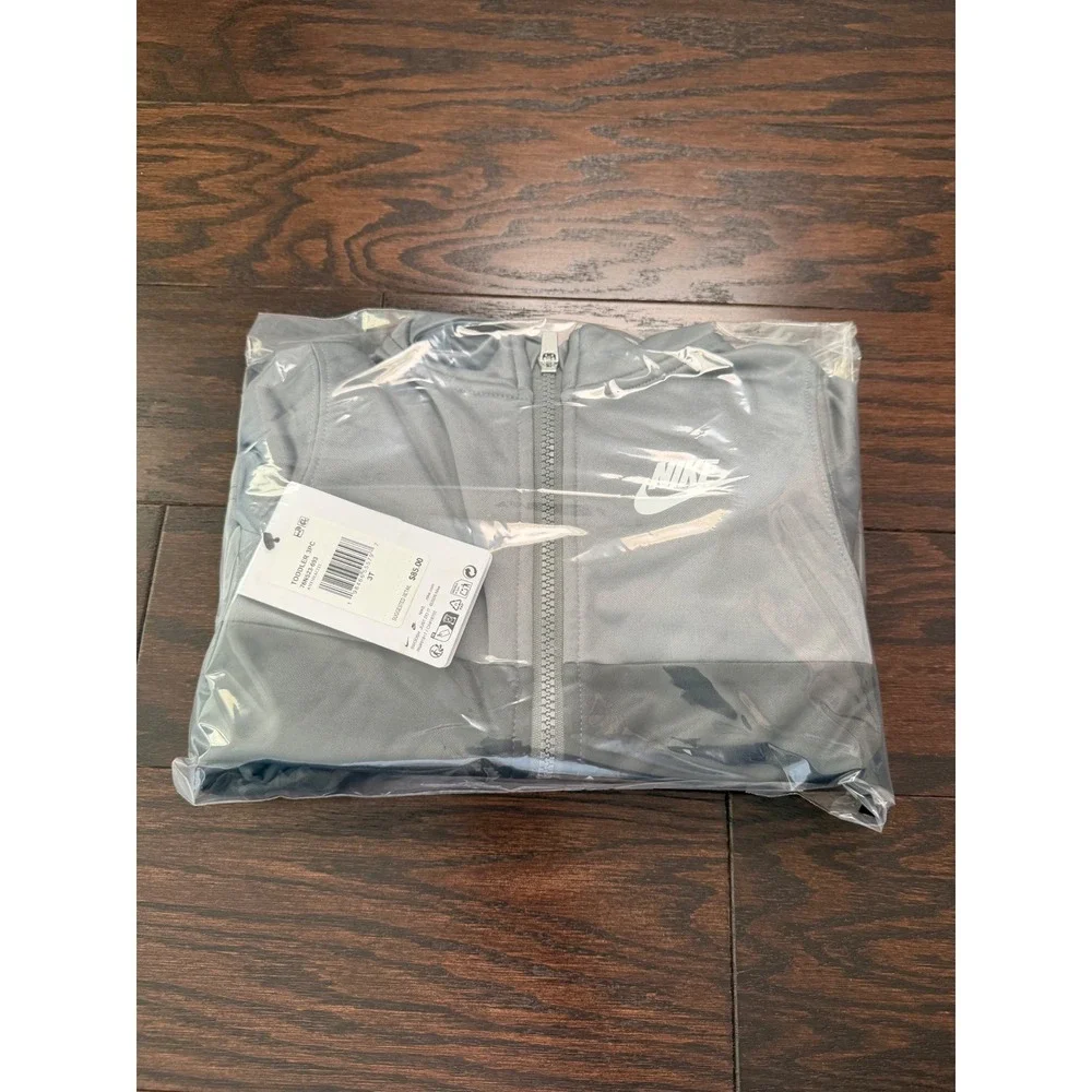 Nike Toddler 3-Piece Tracksuit Set Gray White 76N523-693 Size 3T NWT